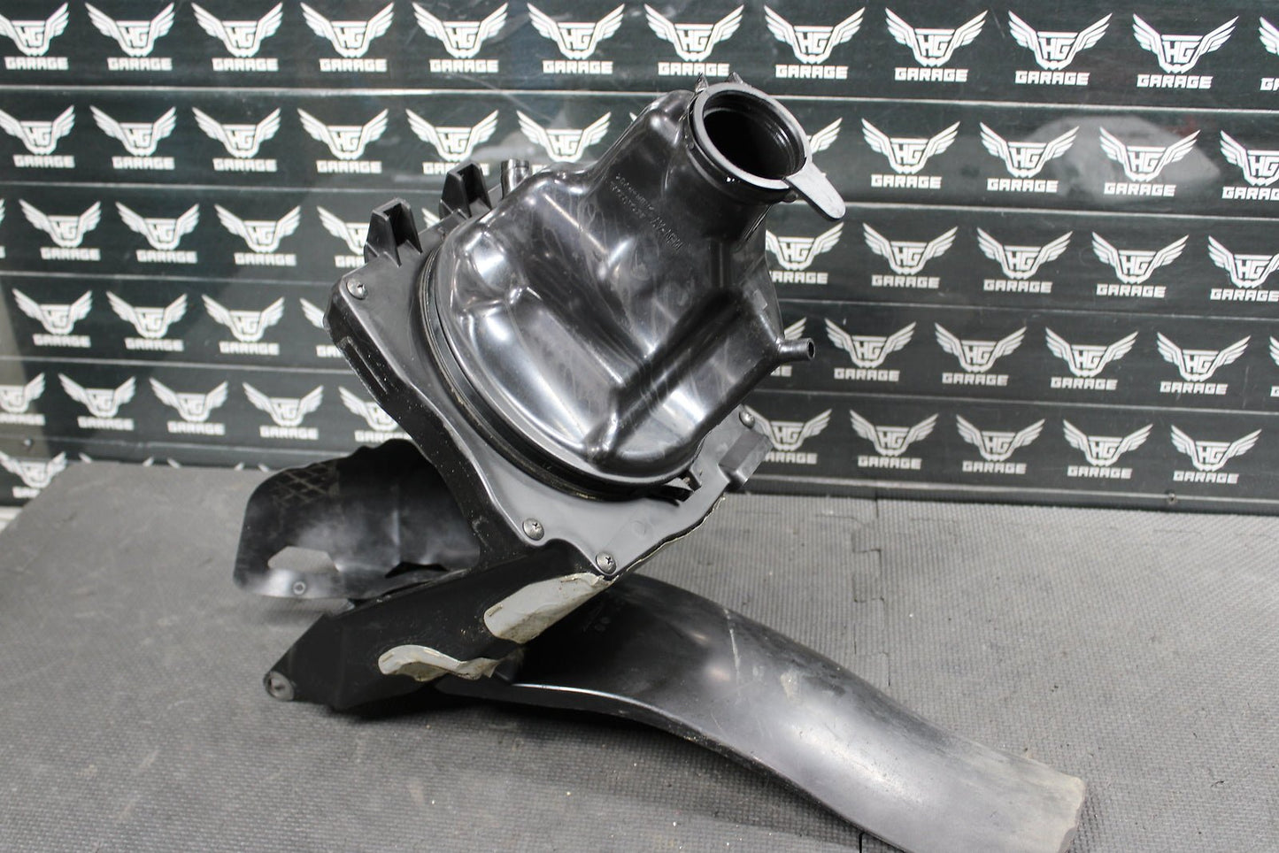 2013 HONDA CRF450R OEM AIRBOX INTAKE AIR CLEANER CASE 17210 - MEN - A70 - hggarage