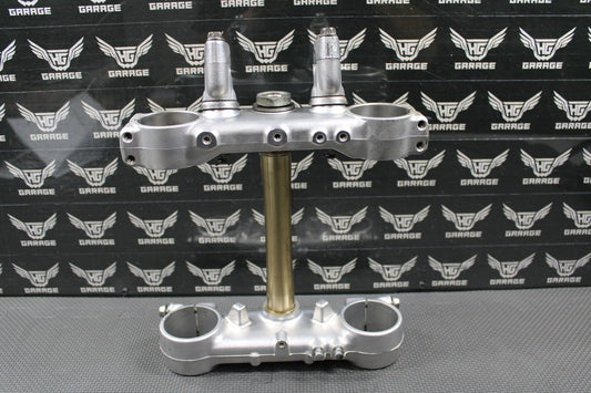 1995 93 - 95 SUZUKI RMX250 OEM FRONT FORKS LOWER UPPER TRIPLE TREE STEM CLAMP NICE - hggarage