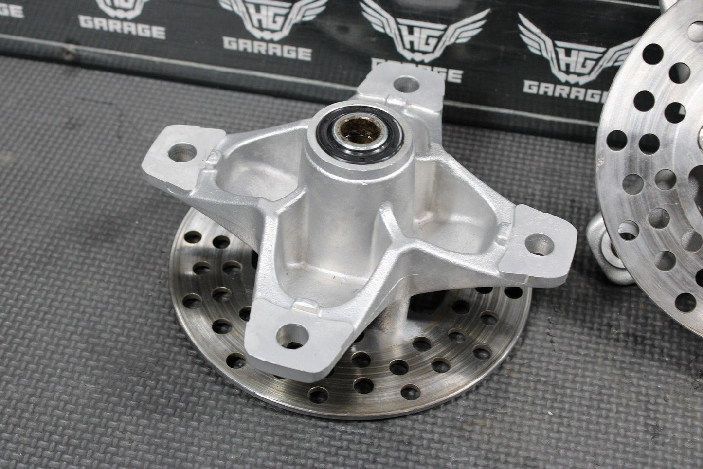 1991 YAMAHA BANSHEE 350 OEM FRONT WHEEL LEFT RIGHT RIM HUB HUBS - hggarage