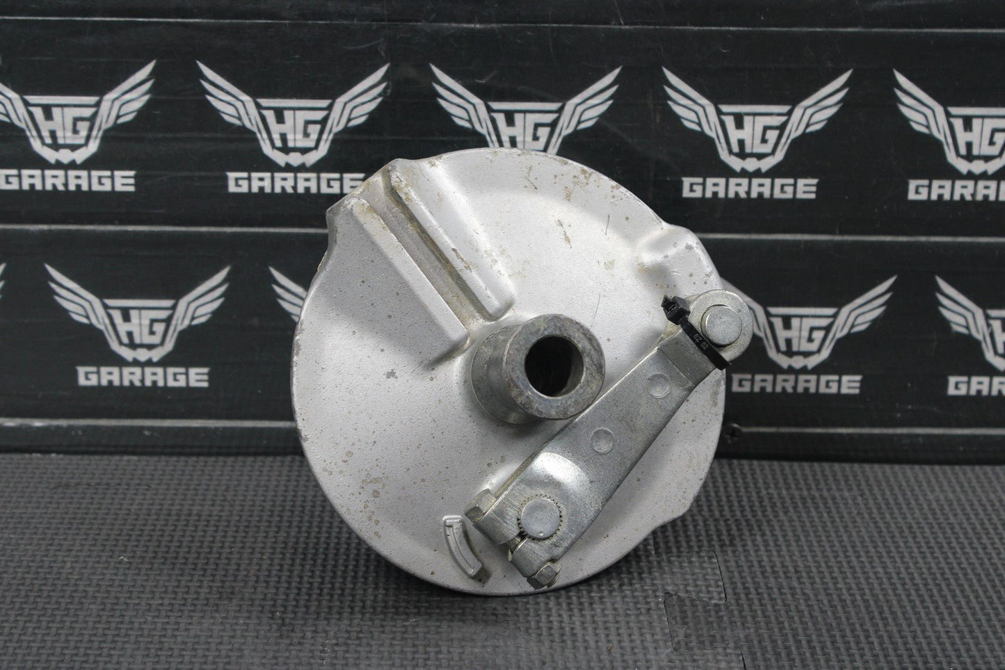 1987 YAMAHA TW200 OEM REAR BACK BRAKE DRUM ASSEMBLY GOOD! - hggarage