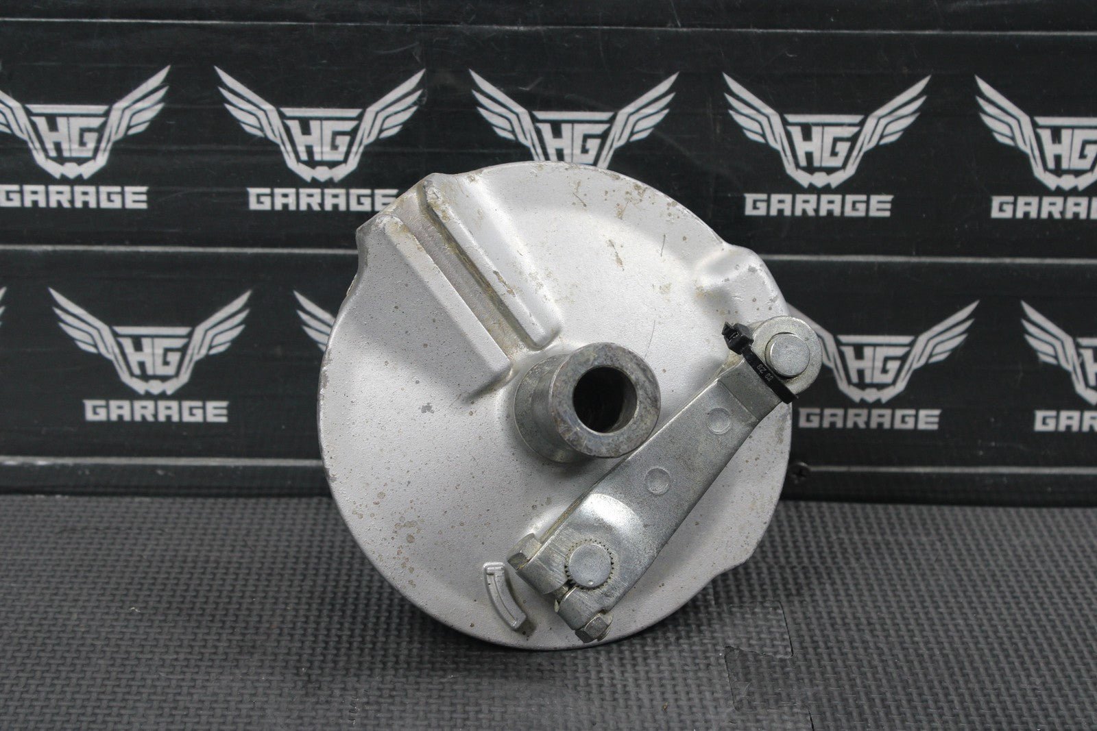 1987 YAMAHA TW200 OEM REAR BACK BRAKE DRUM ASSEMBLY GOOD! - hggarage