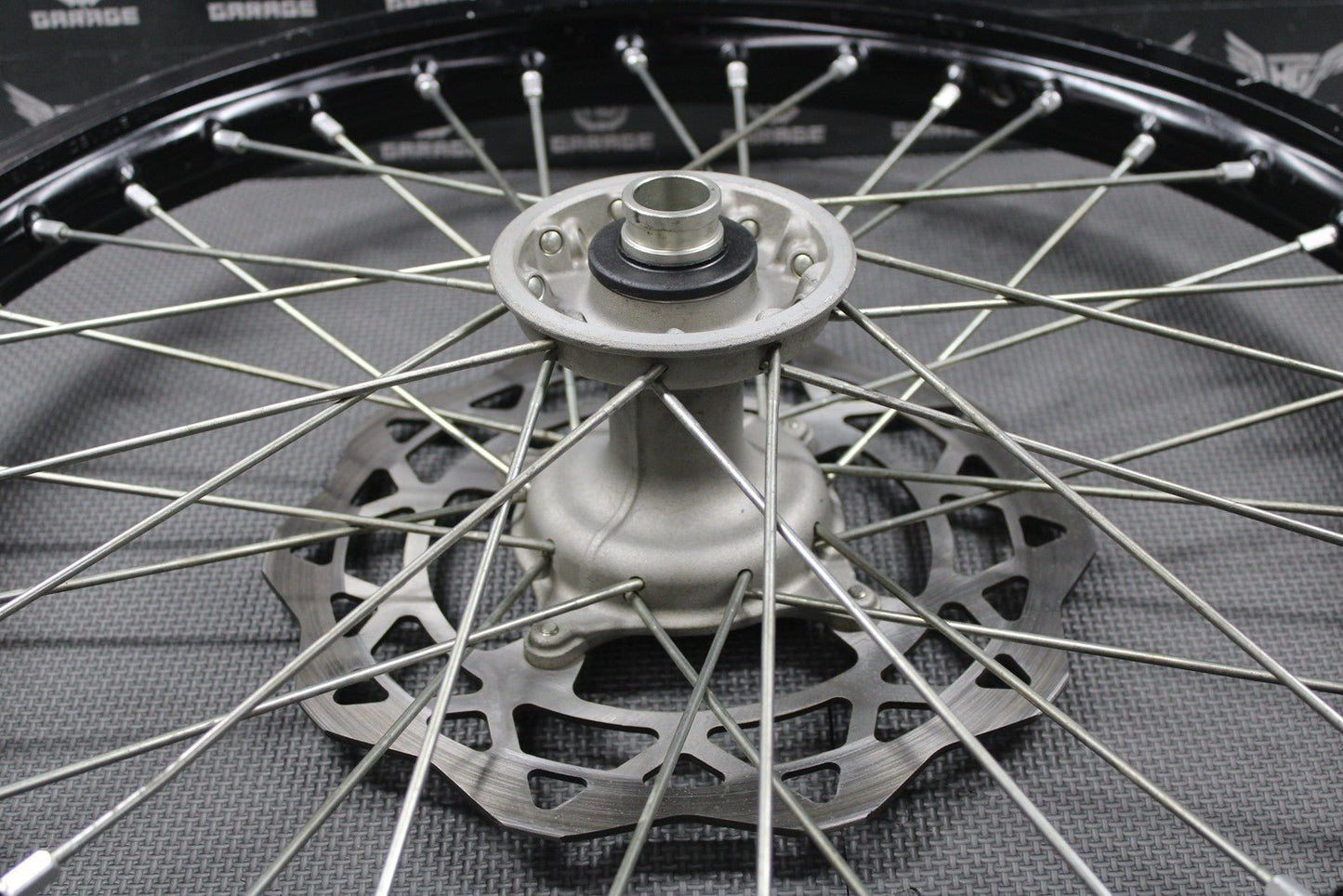 2020 SUZUKI RMZ250 RMZ450 OEM BLACK FRONT WHEEL RIM HUB ROTOR 54100 - 37K00 GOOD! - hggarage