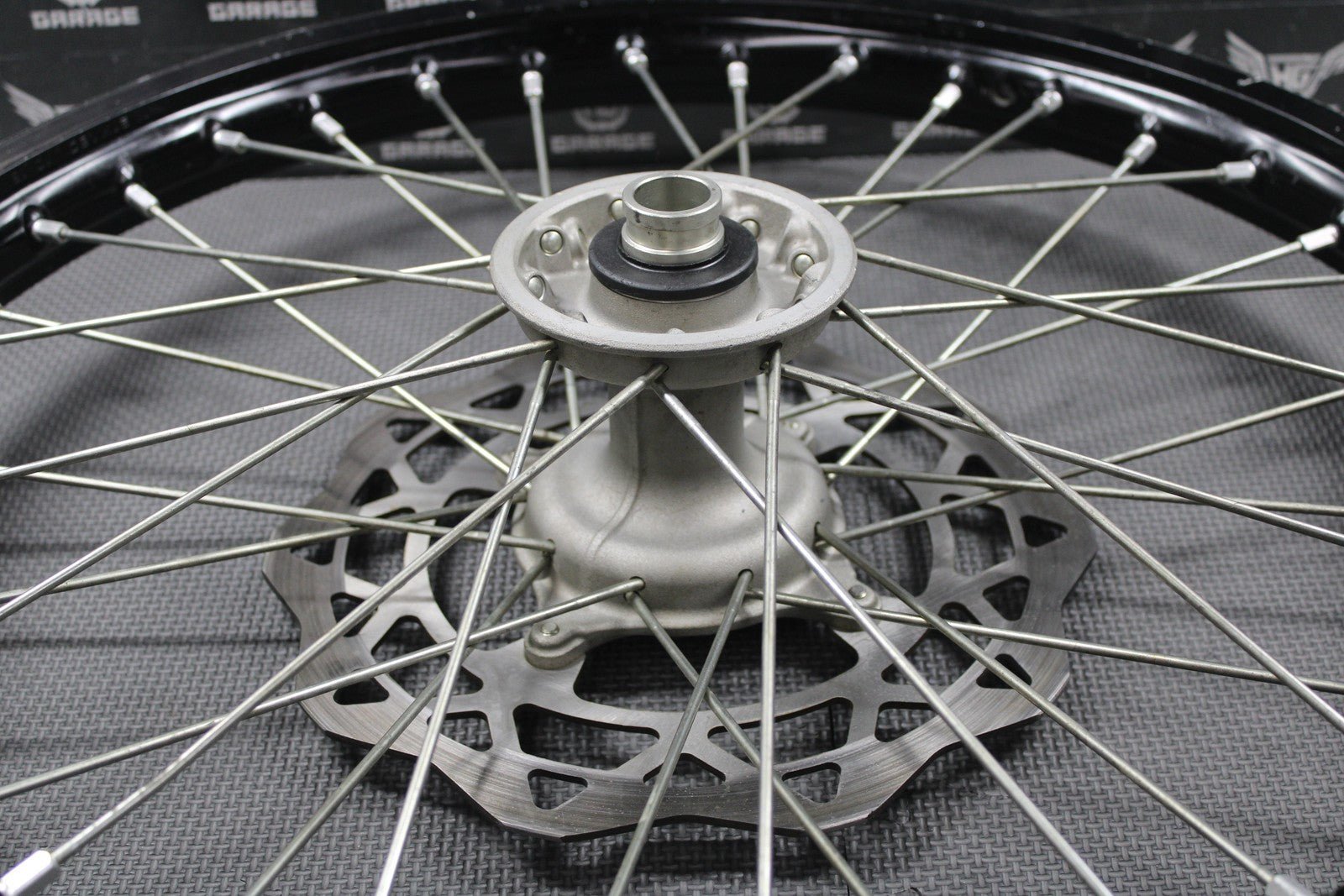 2020 SUZUKI RMZ250 RMZ450 OEM BLACK FRONT WHEEL RIM HUB ROTOR 54100 - 37K00 GOOD! - hggarage