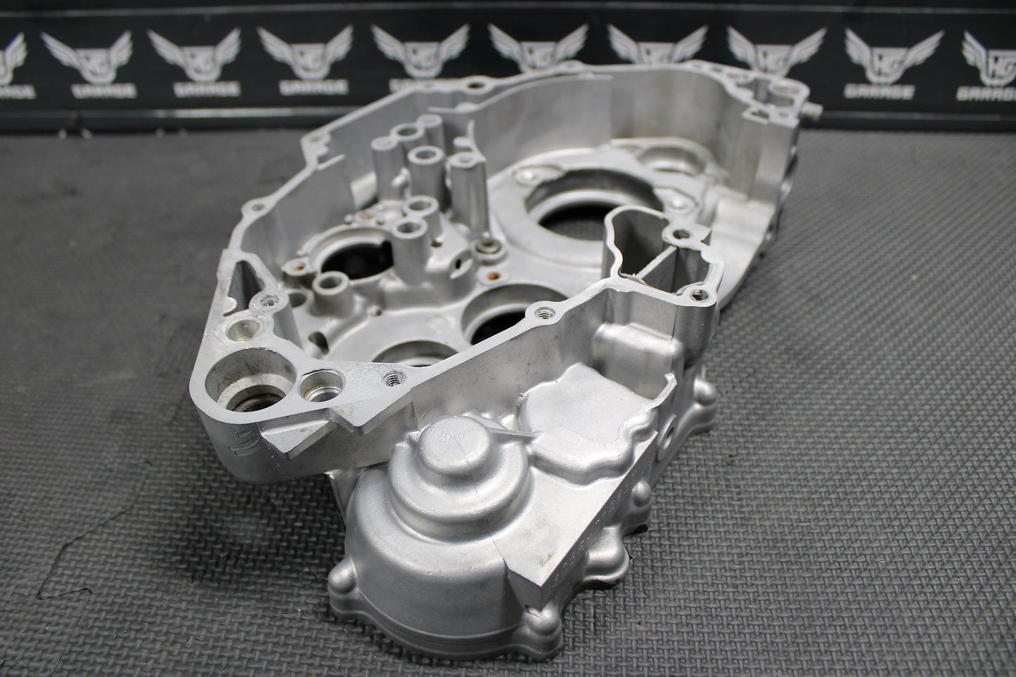 2002 Yamaha WR426F YZ426F OEM Right Side Crankcase Crank Case Half Bottom End - hggarage