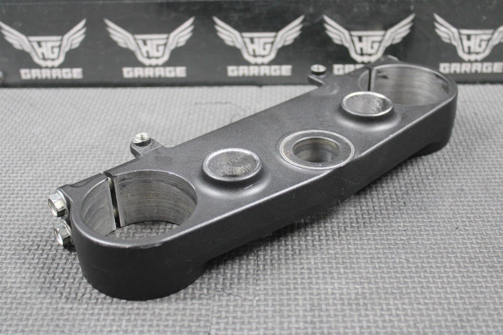 2019 SUZUKI RMZ250 OEM FRONT FORK UPPER TRIPLE TREE CLAMP BRACKET 51311 - 46K00 - hggarage