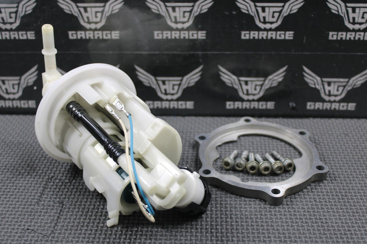 2020 YAMAHA 17 - 22 YZ250F YZ450F OEM GAS FUEL TANK PUMP UNIT 33D - 13907 - 02 - 00 GOOD - hggarage