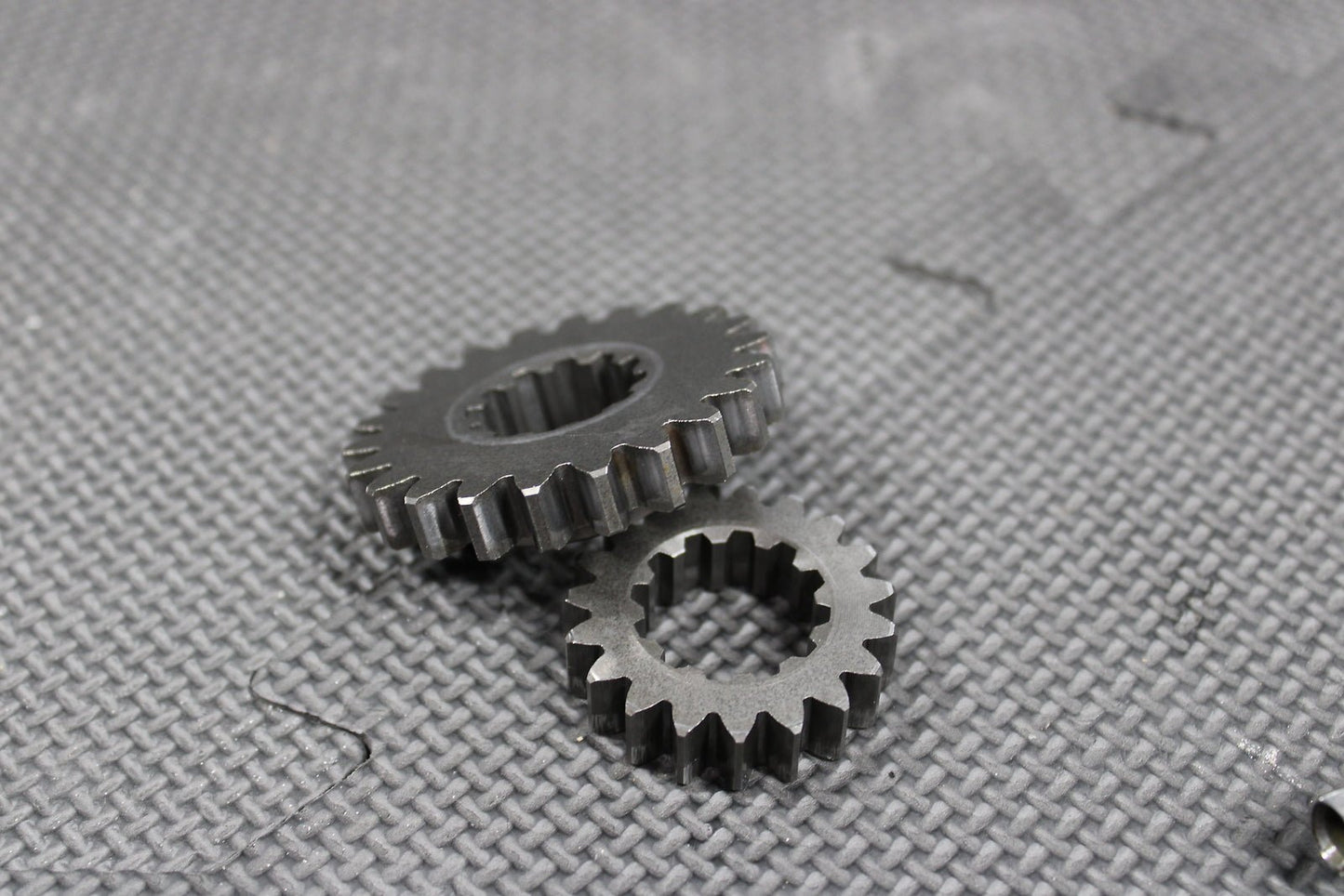 2006 Kawasaki KX450F OEM Engine Motor Crankshaft Balancer Gear 13041 - 0014 - hggarage