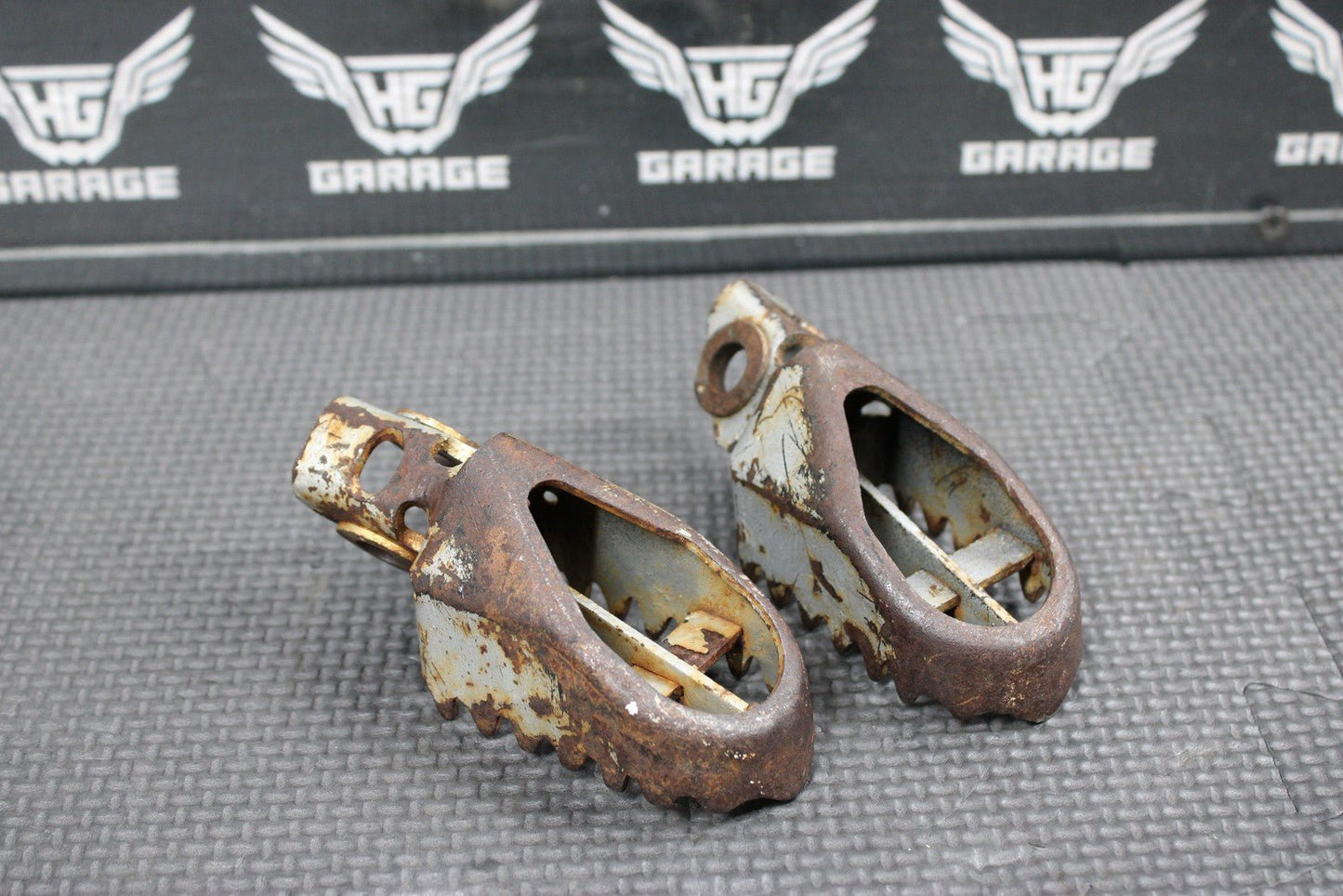2003 KAWASAKI KX65 OEM FOOT PEGS PEDALS FRAME STAND FOOTPEG PEDAL00 - hggarage