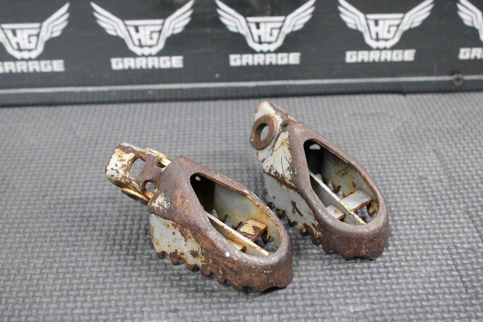 2003 KAWASAKI KX65 OEM FOOT PEGS PEDALS FRAME STAND FOOTPEG PEDAL00 - hggarage