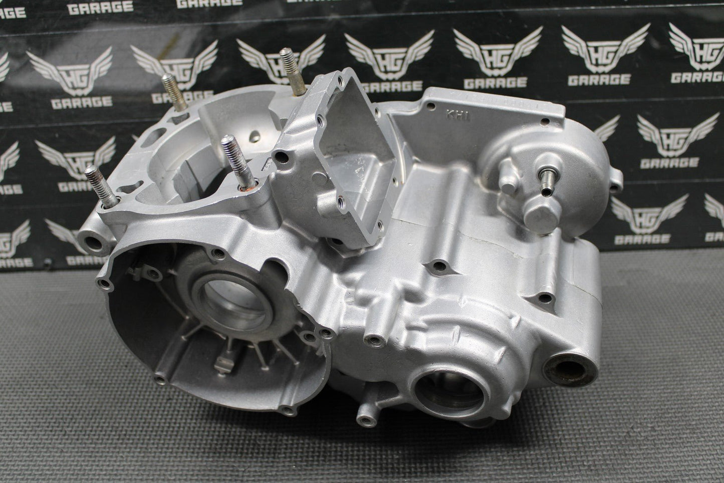 1991 KAWASAKI KX125 OEM LEFT RIGHT ENGINE MOTOR CRANKCASE CRANK CASES 14001 - 5284 - hggarage