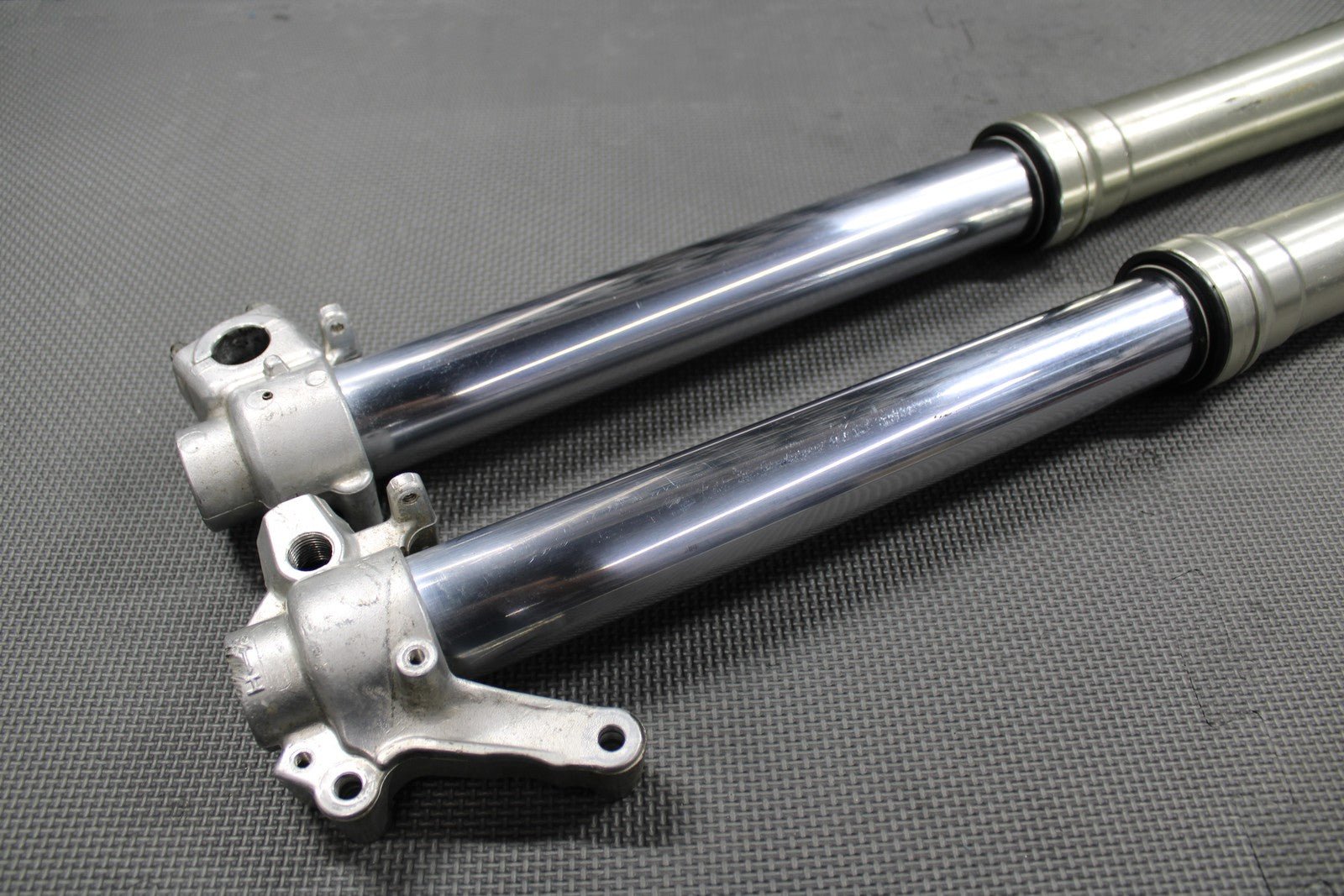 1995 SUZUKI 93 - 95 RMX250 OEM RIGHT LEFT FRONT SUSPENSION FORKS SHOCKS 51190 - 29E2 - hggarage