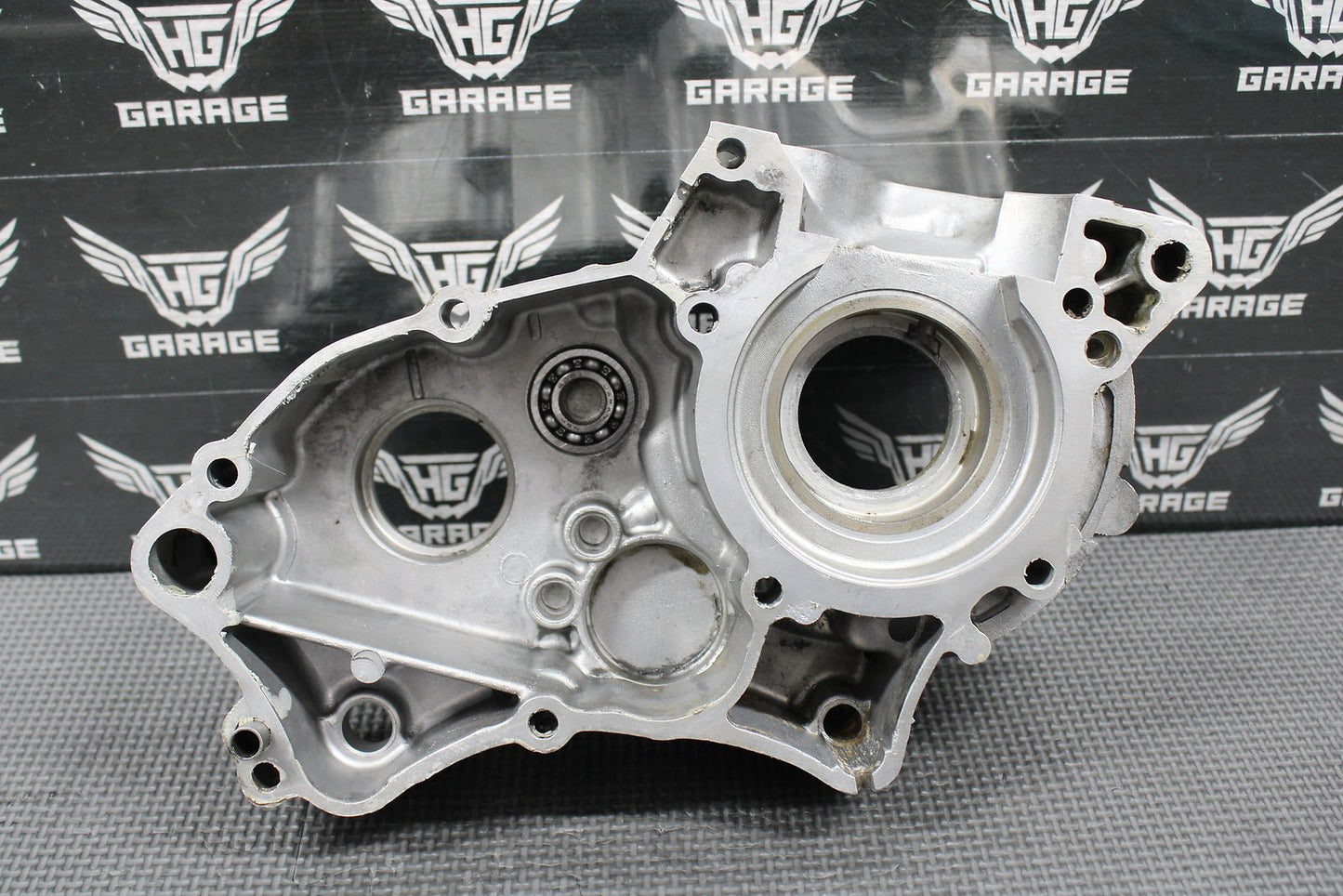 1999 KAWASAKI KX60 85 - 03 OEM LEFT ENGINE MOTOR CRANKCASE CRANK CASE 14001 - 1317 - hggarage