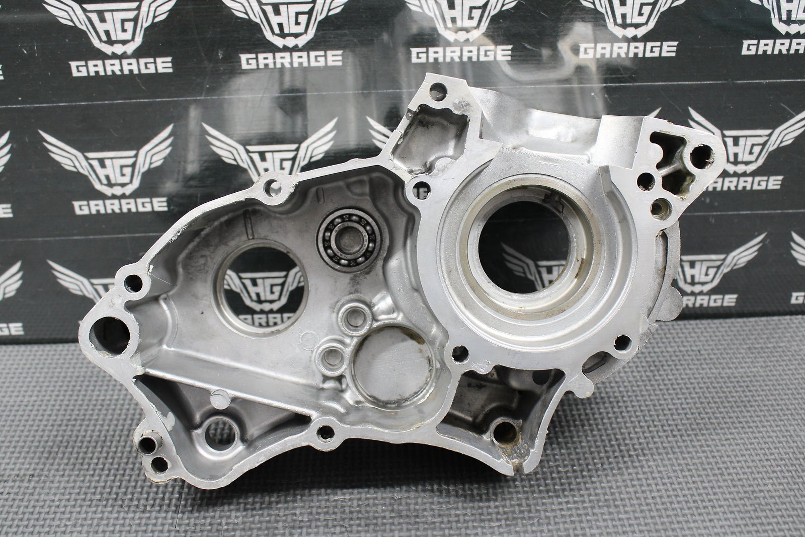 1999 KAWASAKI KX60 85 - 03 OEM LEFT ENGINE MOTOR CRANKCASE CRANK CASE 14001 - 1317 - hggarage