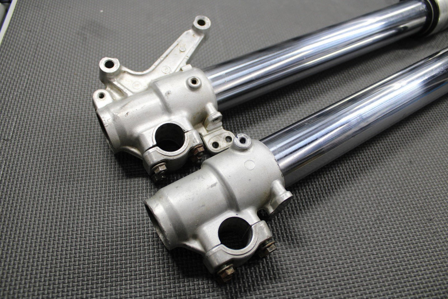 1996 KAWASAKI KX125 OEM RIGHT LEFT FRONT SUSPENSION FORKS SHOCKS PARTS / REPAIR - hggarage