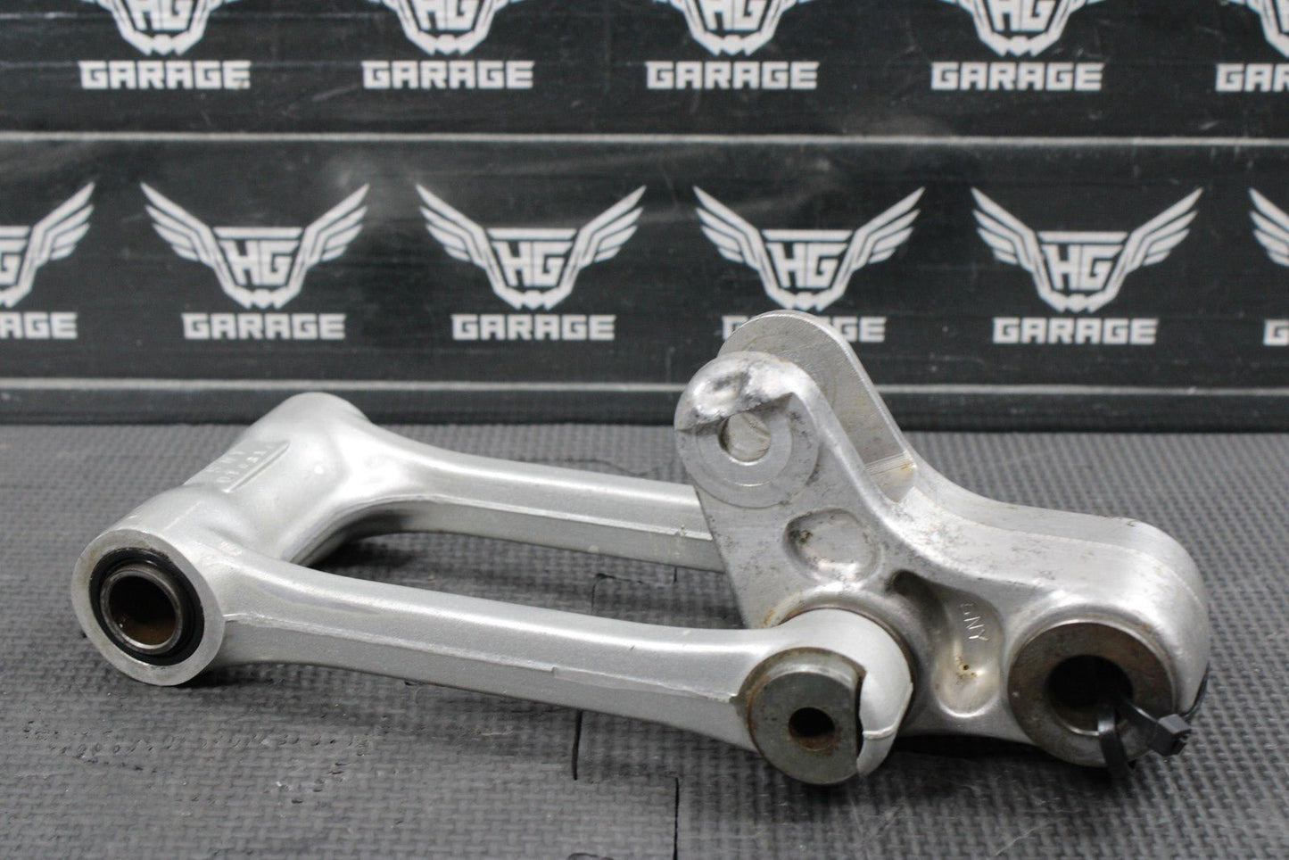 2002 YAMAHA YZ250 OEM REAR SHOCK LINKAGE LINKS RLEAY ARM ASSEMBLY - hggarage
