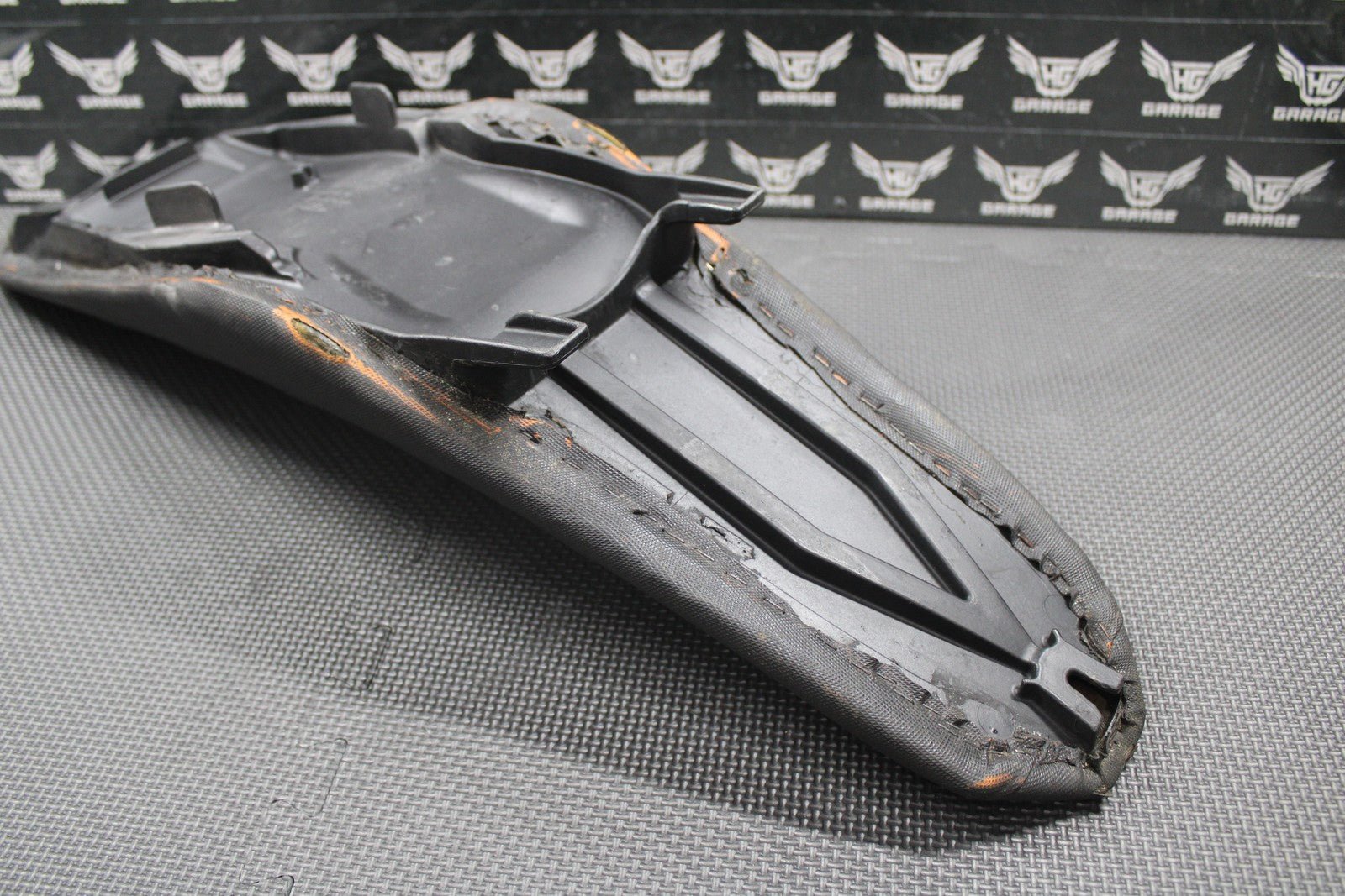 2013 KTM 450 SXF OEM SEAT SADDLE FOAM PAN COVER COMPLETE 77207040200 - hggarage