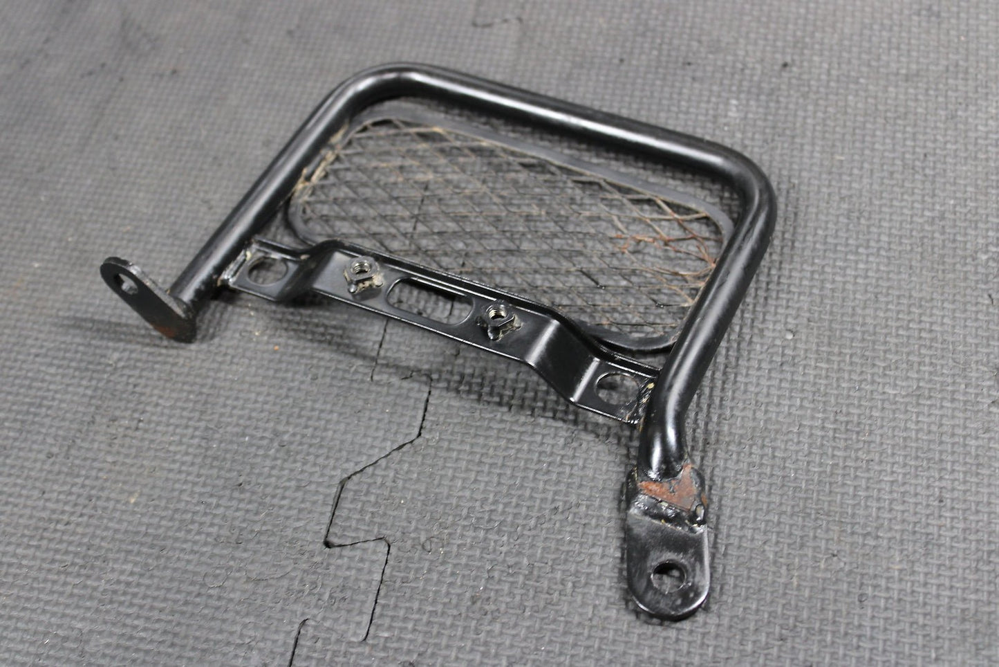 2004 SUZUKI DRZ250 OEM OIL COOLER GUARD FRONT PLATE BRACKET PROTECTOR 16640 - 13E0 - hggarage