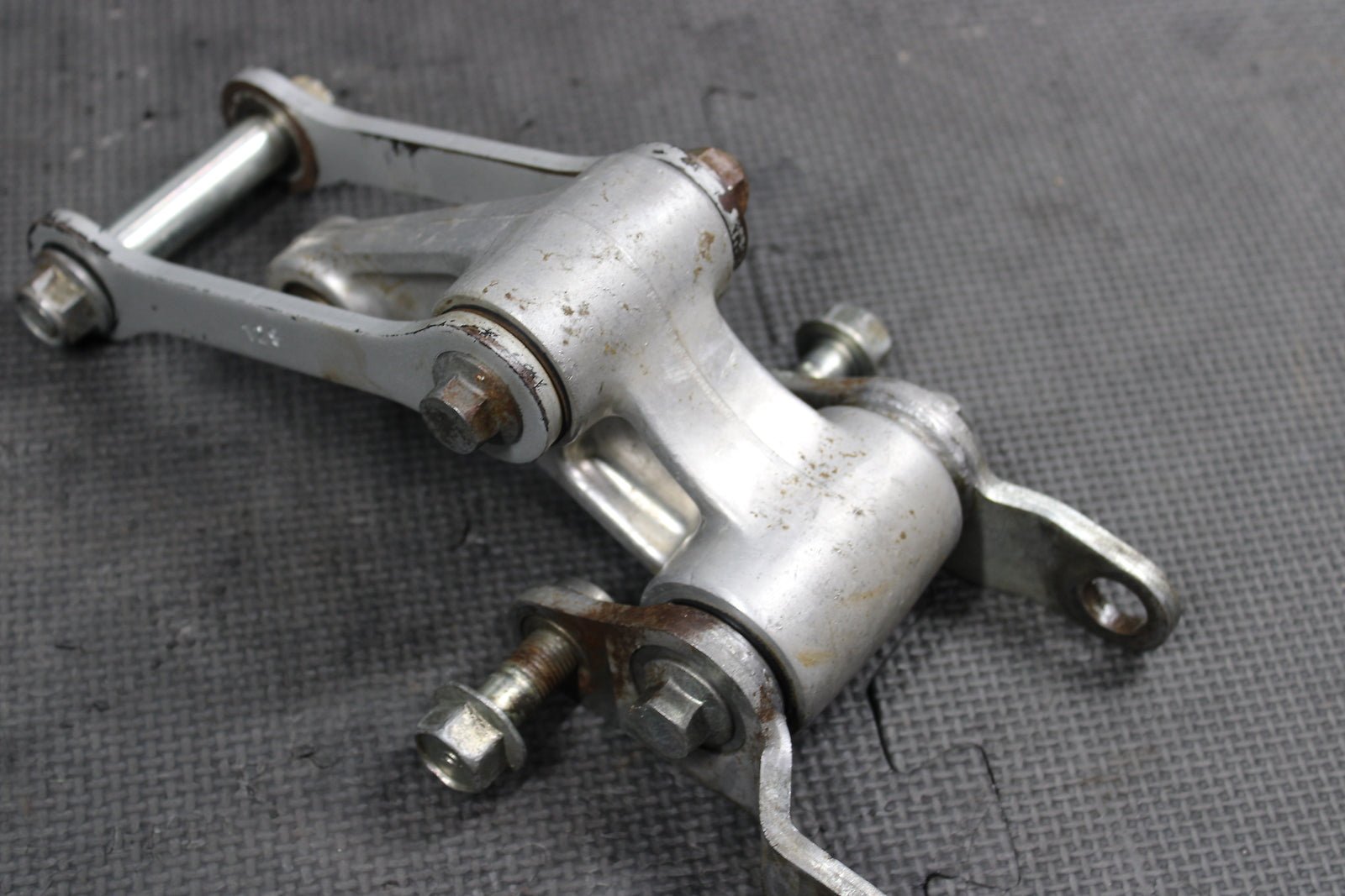 1991 Kawasaki KDX250 OEM Rear Shock Linkage Links 39007 - 1208 46102 - 1328 - hggarage