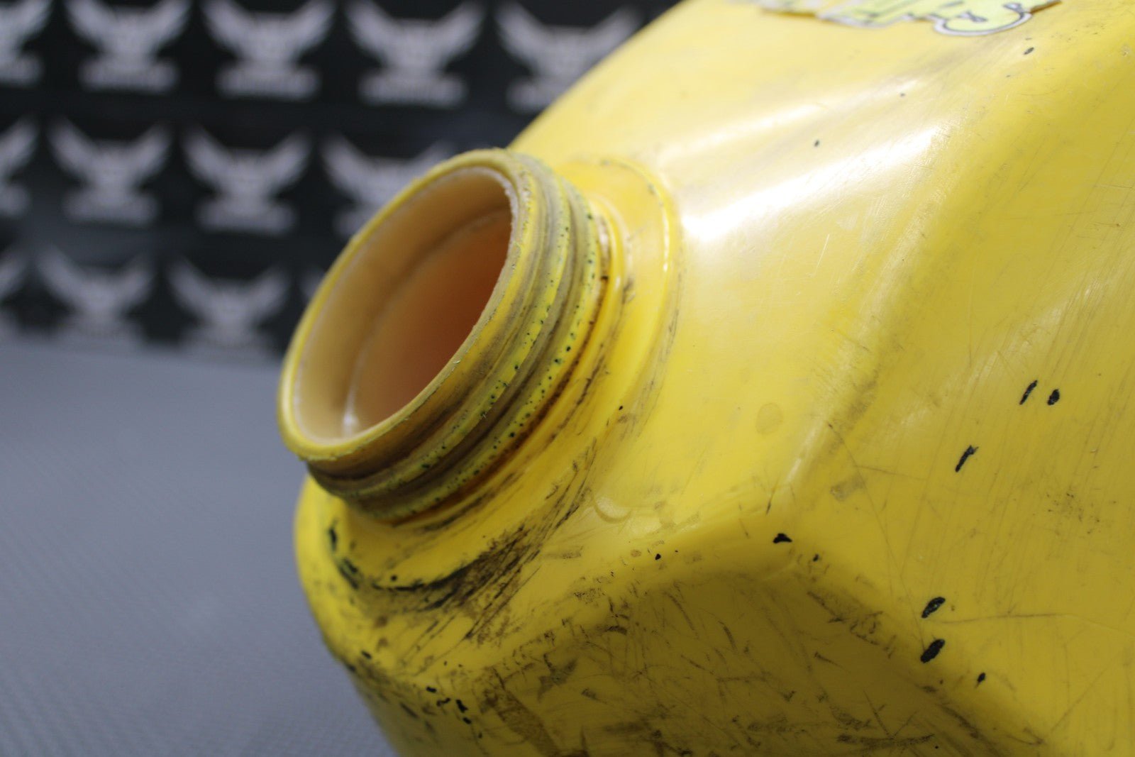 1995 93 - 95 SUZUKI RMX250 OEM GAS FUEL TANK CELL PETROL RESERVOIR 44100 - 05853 - 25Y - hggarage