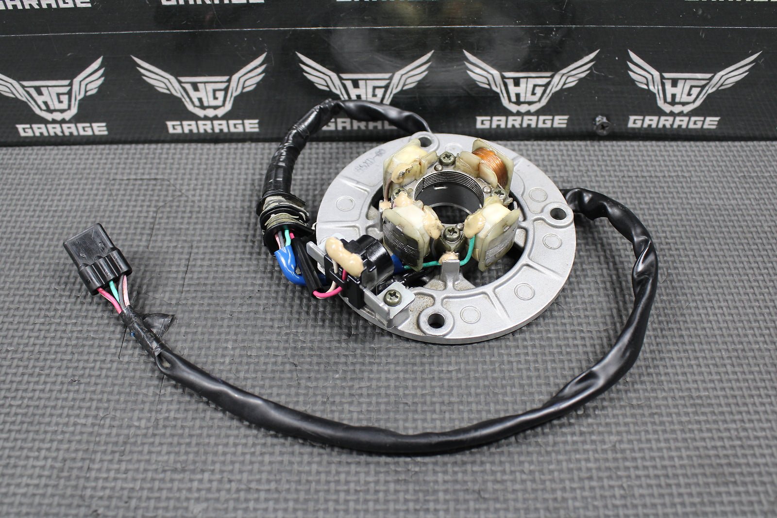 2005 YAMAHA YZ450F OEM STATOR MAGNETO GENERATOR ALTERNATOR 5XD - 85560 - 09 - 00 GOOD! - hggarage