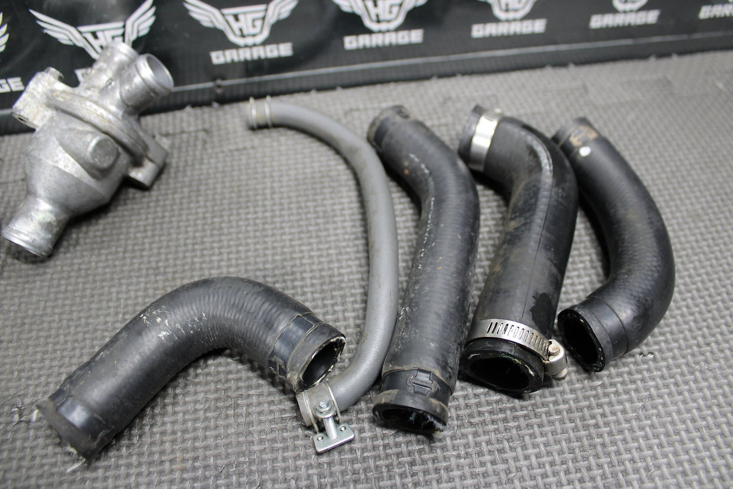 2003 00 - 07 HONDA XR650R OEM RADIATOR THERMOSTAT HOUSING COVER COOLING HOSES - hggarage