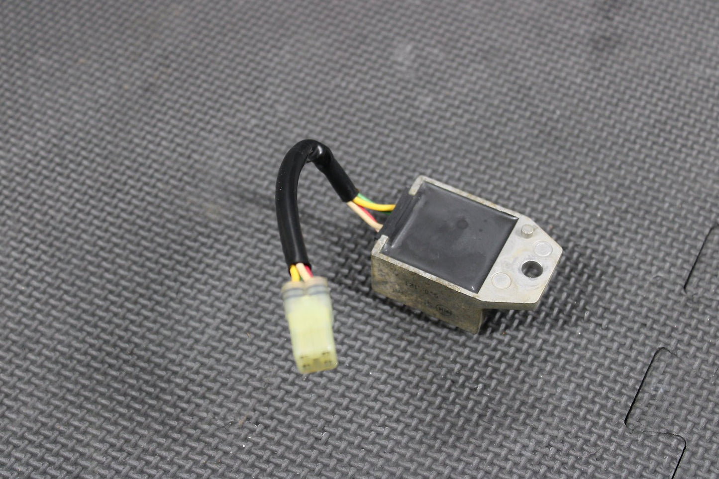 2006 HONDA CRF450X 05 - 09 / 12 - 17 OEM RECTIFIER VOLTAGE REGULATOR 31600 - MEY - 671 - hggarage