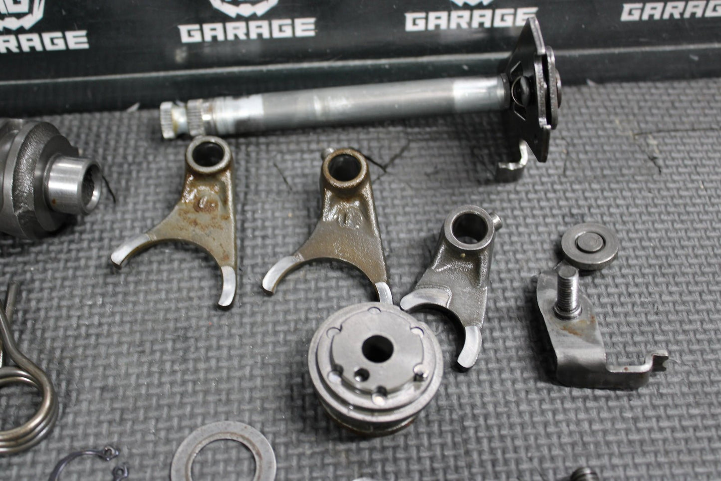 2002 KAWASAKI KX60 KX65 OEM ENGINE TRANSMISSION TRANNY ASSEMBLY GEARS - hggarage