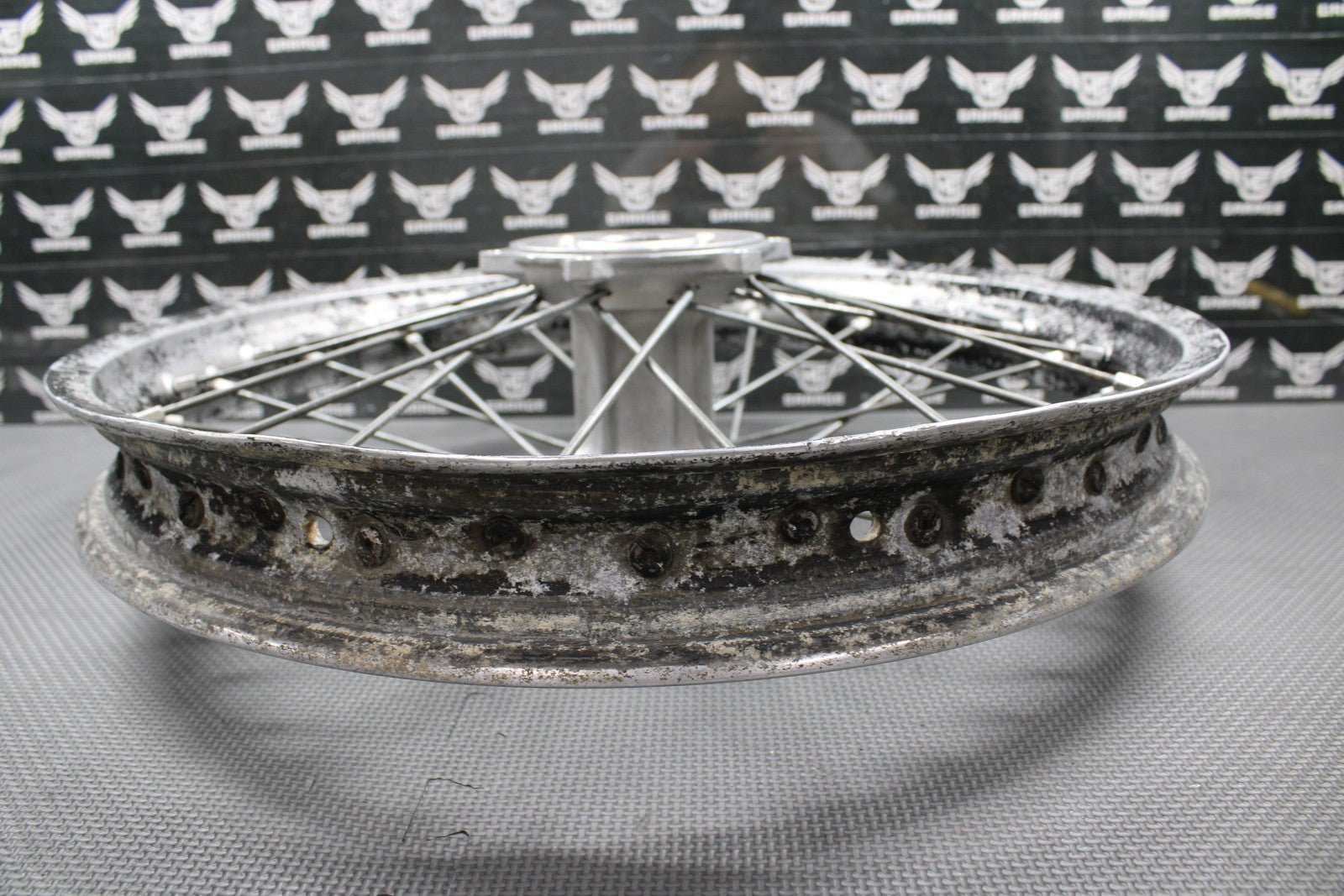 1999 SUZUKI 96 - 99 RM125 OEM 19" x 1.85" REAR BACK WHEEL RIM HUB 64111 - 43D00 - hggarage