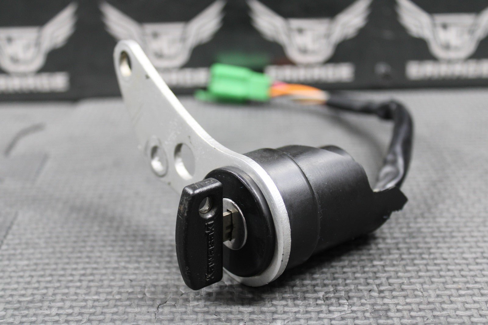 2003 KAWASAKI KLX400SR OEM 3 WAY KEYED IGNITION KILL OFF SWITCH W KEY 27005 - S006 - hggarage