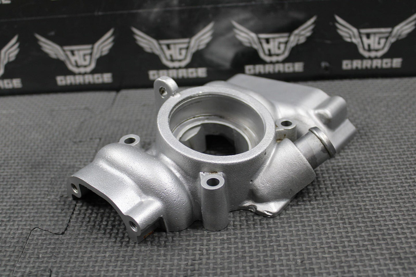 2001 01 - 03 HUSQVARNA CR250 WR250 OEM CYLINDER POWERVALVE EXHUAST COVER OUTLET - hggarage