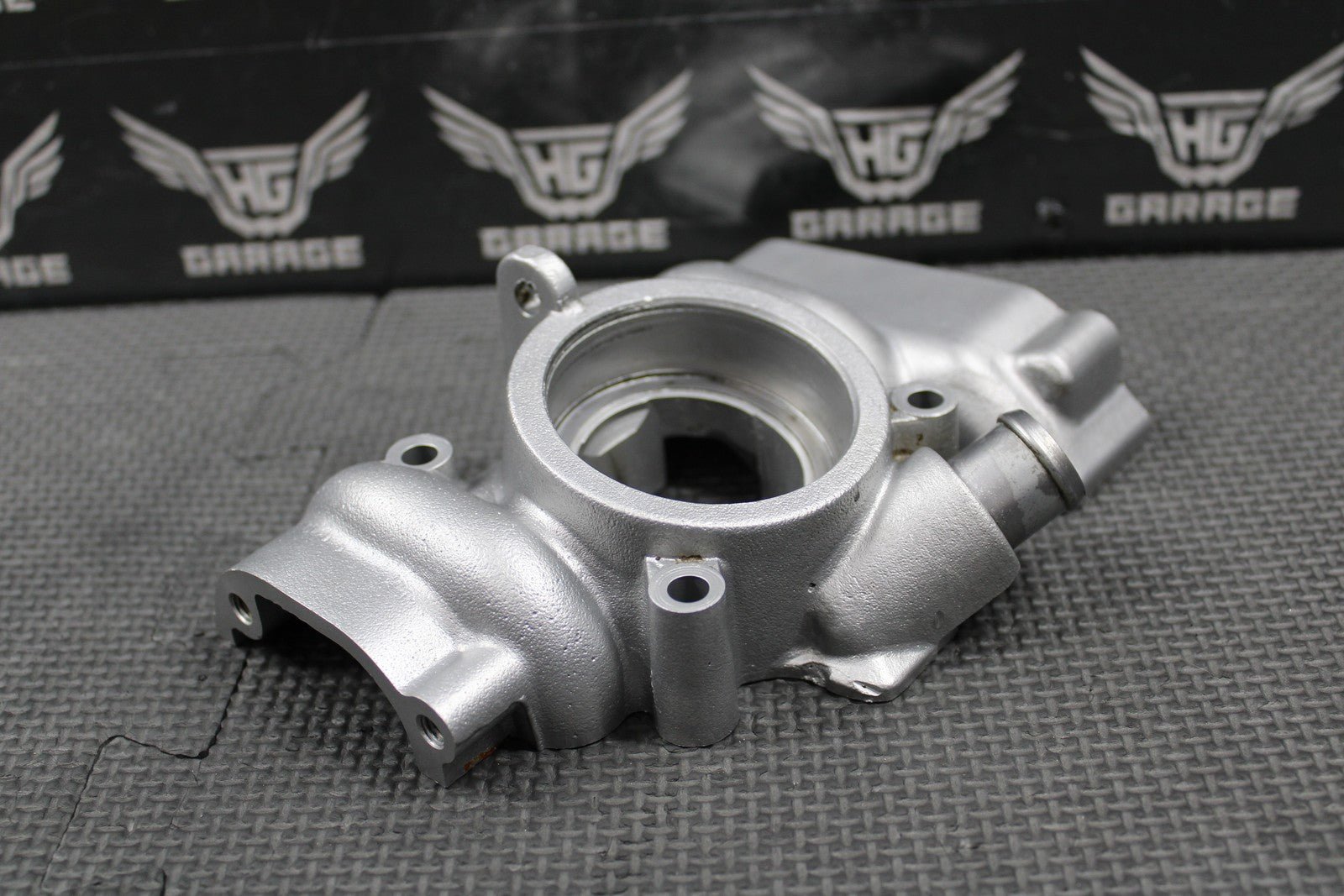 2001 01 - 03 HUSQVARNA CR250 WR250 OEM CYLINDER POWERVALVE EXHUAST COVER OUTLET - hggarage
