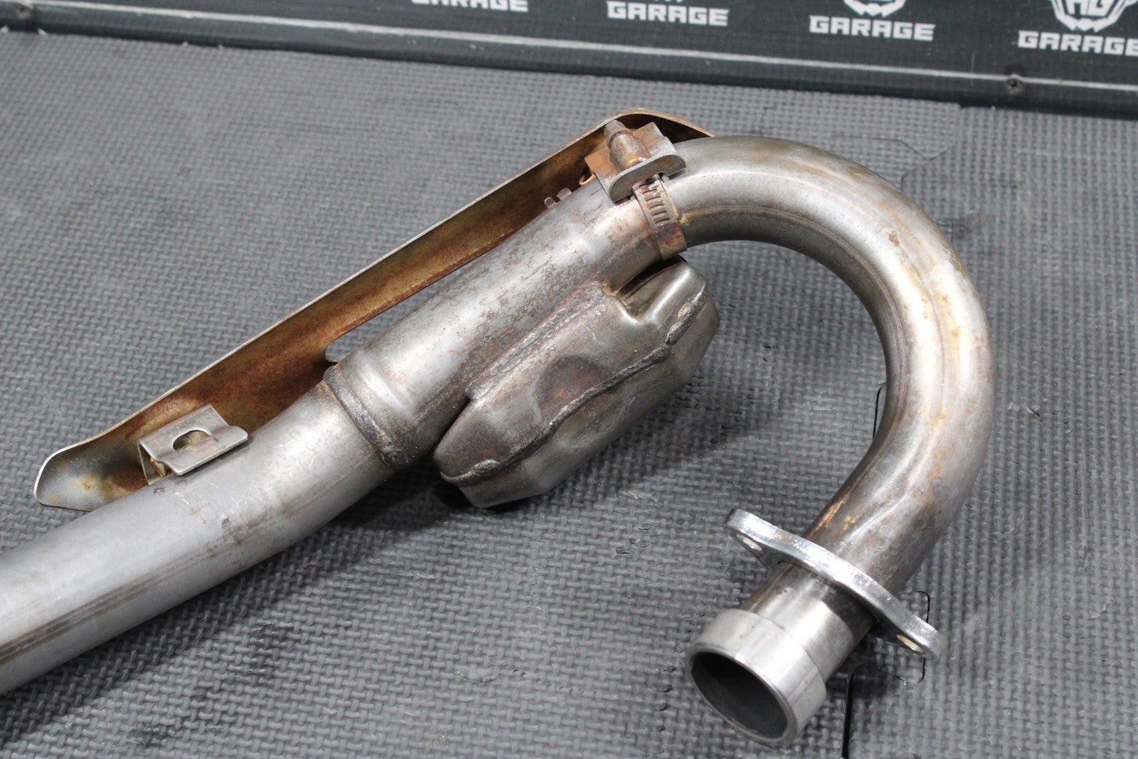2018 HONDA CRF250R OEM RIGHT SIDE EXHAUST PIPE CHAMBER HEADER 18320 - K95 - A20 - hggarage
