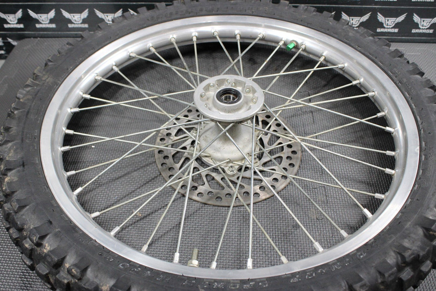 2002 HONDA 02 - 03 CR250R OEM FRONT WHEEL RIM HUB SPOKES ASSEMLBY 44650 - KZ3 - J40 - hggarage
