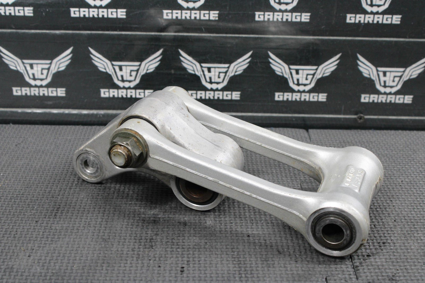 2006 YAMAHA YZ250F YZ450F OEM REAR SHOCK LINKAGE LINKS RELAY ARM 5XC - 2217A - 90 - 00 - hggarage