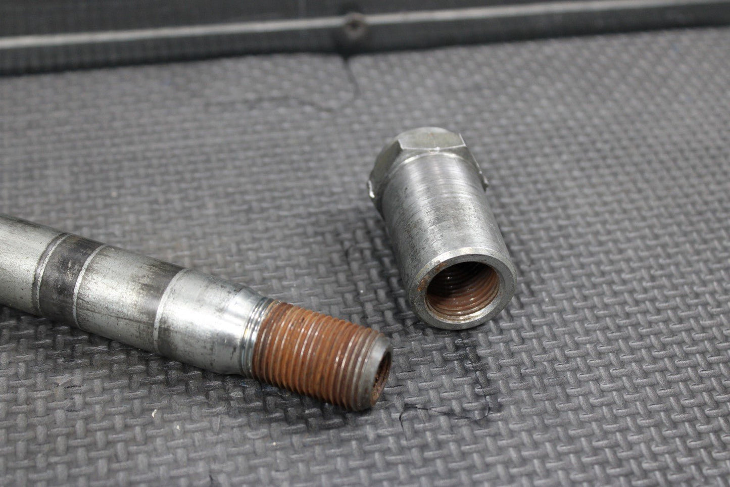 1997 KAWASAKI KX125 KX250 OEM FRONT WHEEL RIM AXLE PIVOT BOLT NUT 41068 - 1342 - hggarage