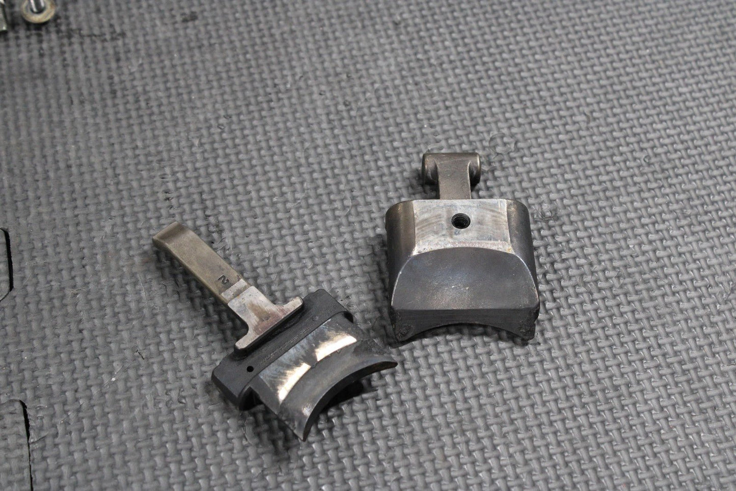 1997 SUZUKI RM250 OEM ENGINE POWER VALVE GOVERNOR EXHUAST VALVE 11254 - 37E10 NICE - hggarage