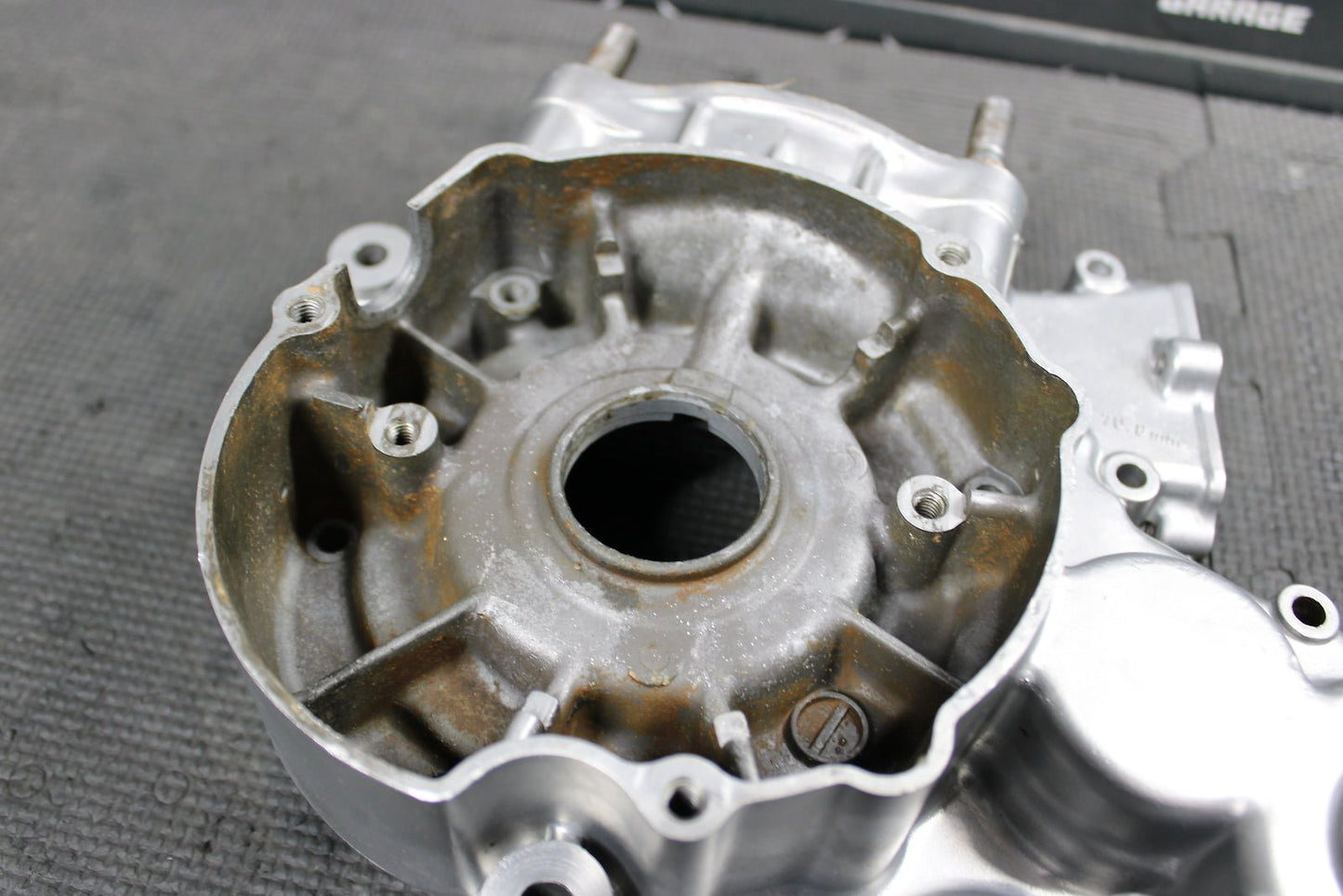 1989 SUZUKI RM250 OEM LEFT RIGHT ENGINE CRANKCASE CRANK CASES BLOCK 11300 - 28897 - hggarage