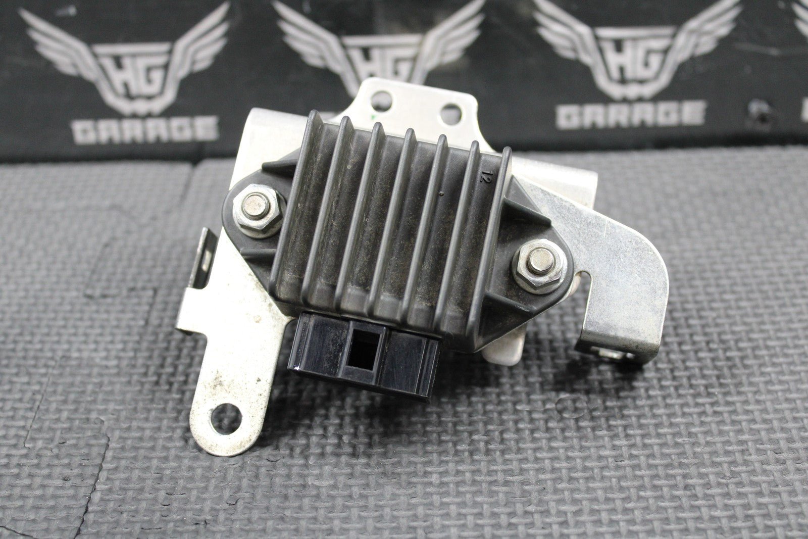 HONDA 13 - 17 CRF250R 13 - 16 CRF450R OEM RECTIFIER VOLTAGE REGULATOR 31600 - KRN - A71 - hggarage