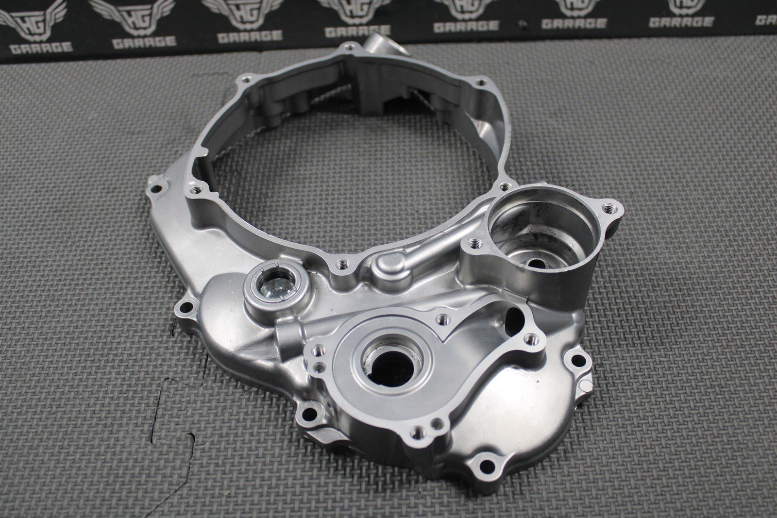 2020 YAMAHA 19 - 22 YZ250F OEM RIGHT CASE INNER CLUTCH COVER B7B - 15431 - 00 - 00 GOOD! - hggarage
