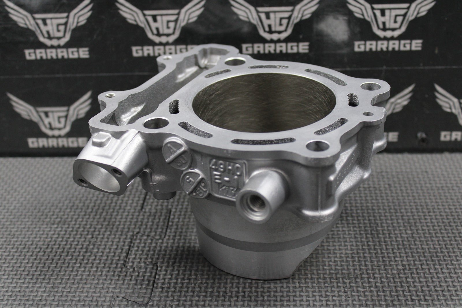 2020 SUZUKI 19 - 24 RMZ250 OEM CYLINDER BORE JUG TOP END 11211 - 46K00 - 0F0 NICE! - hggarage