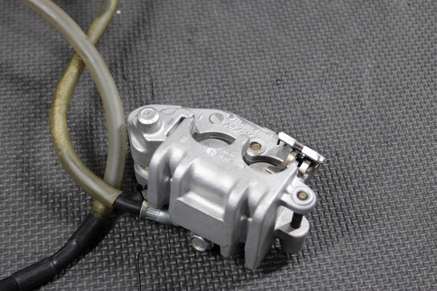 1996 KAWASAKI KX125 OEM COMPLETE NISSIN FRONT BRAKE CALIPER MASTER CYLINDER GOOD - hggarage