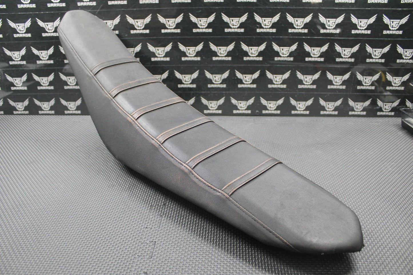 2013 KTM 450 SXF OEM SEAT SADDLE FOAM PAN COVER COMPLETE 77207040200 - hggarage