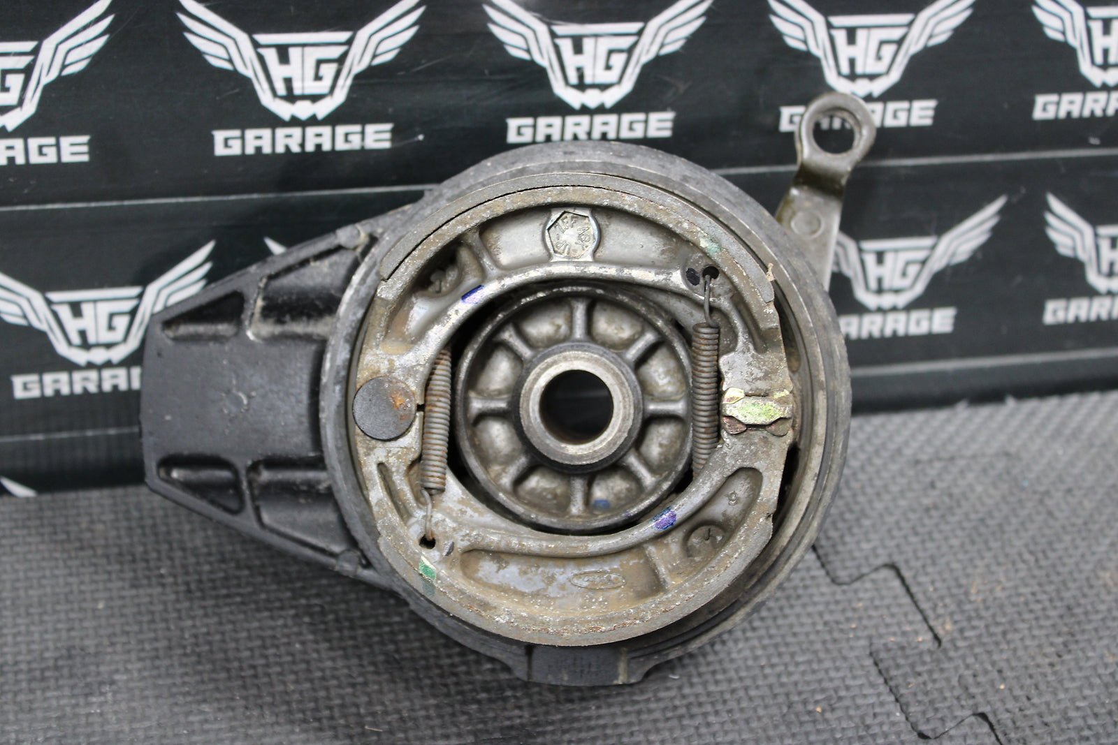 1997 Honda XR200R 90 - 02 OEM Rear Back Brake Drum Panel Assembly - hggarage