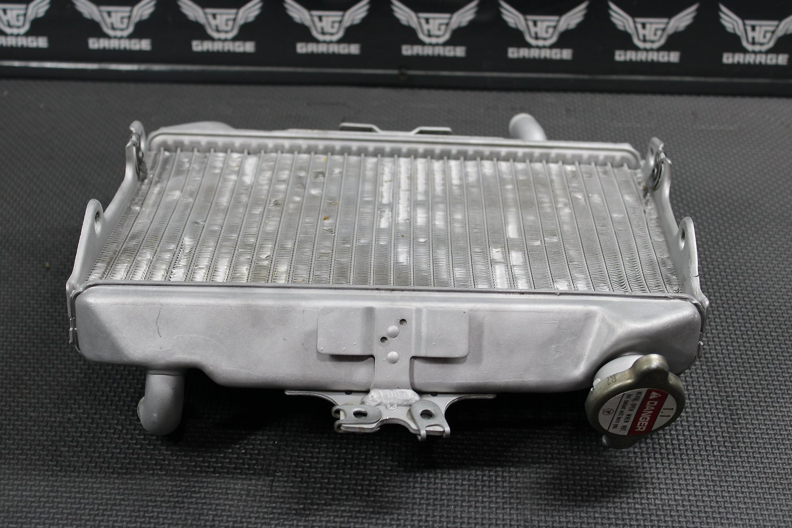 1999 Honda CR125R OEM Engine Motor Cooling Cooler Radiator 19100 - KZ4 - J10 - hggarage