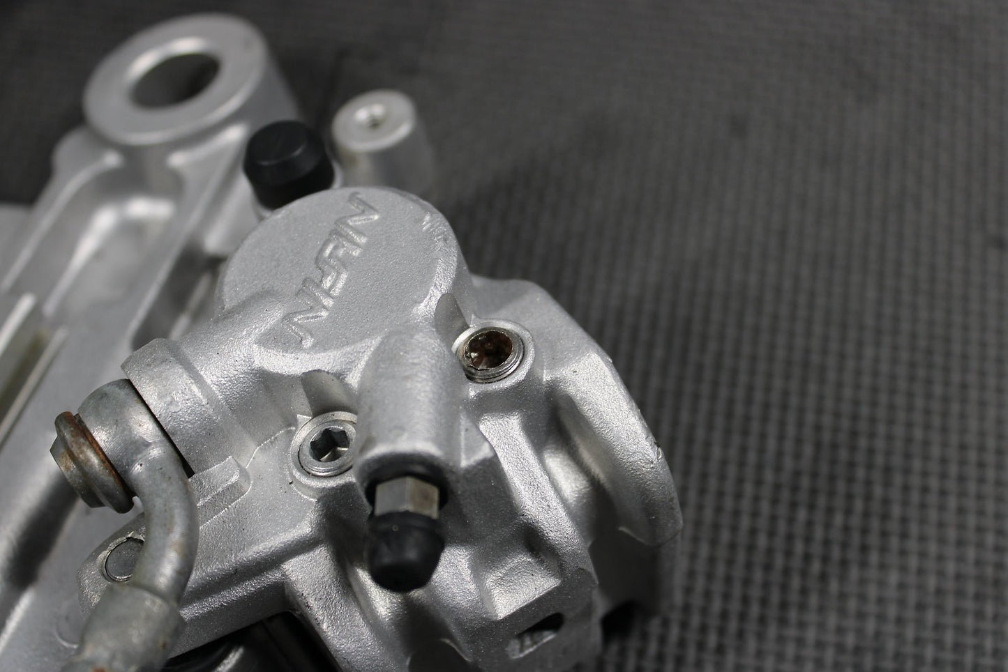 1998 YAMAHA YZ400F OEM NISSIN REAR BACK BRAKE CALIPER MASTER CYLINDER LEVER - hggarage