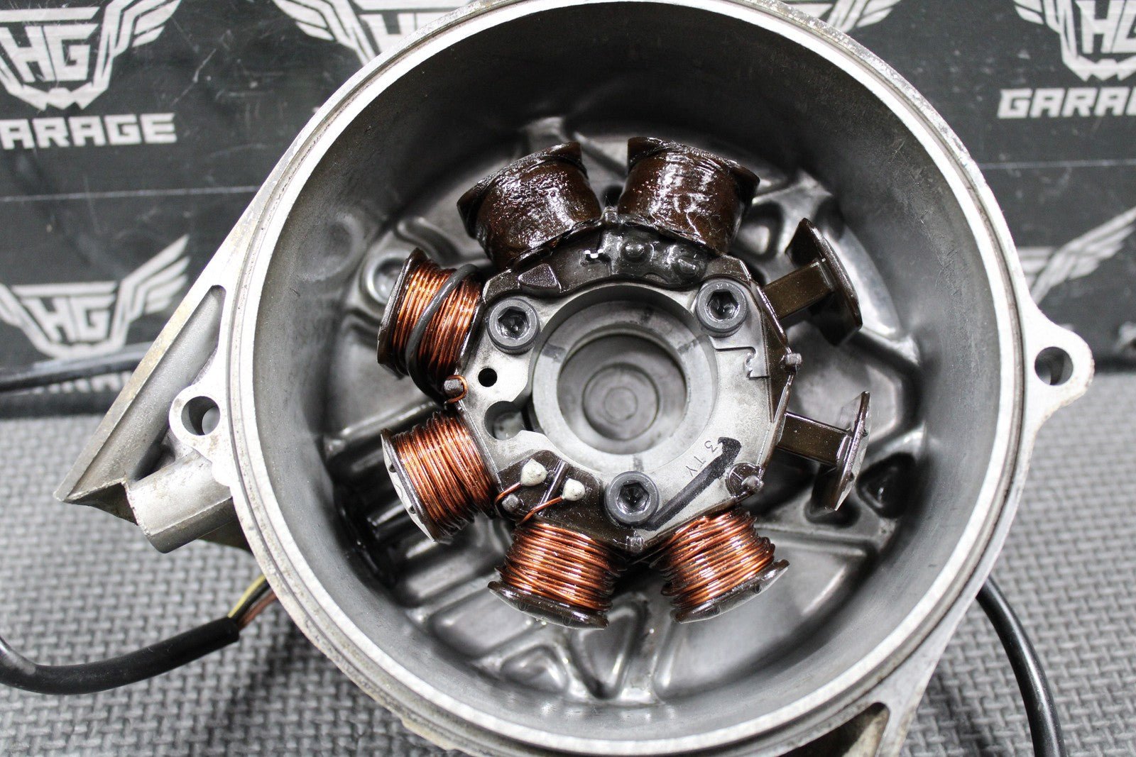 1999 HONDA XR200R 90 - 02 OEM STATOR MAGNETO ALTERNATOR & CASE COVER 31120 - KT0 - 831 - hggarage