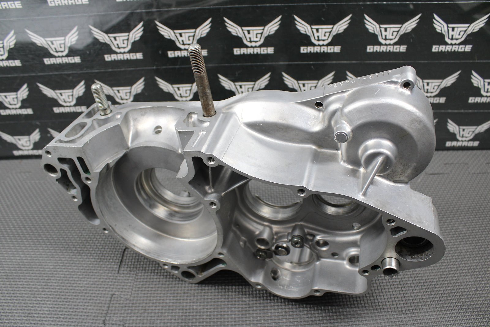 2001 SUZUKI 01 - 02 RM250 OEM RIGHT HALF ENGINE MOTOR CRANKCASE CRANK CASE BLOCK - hggarage