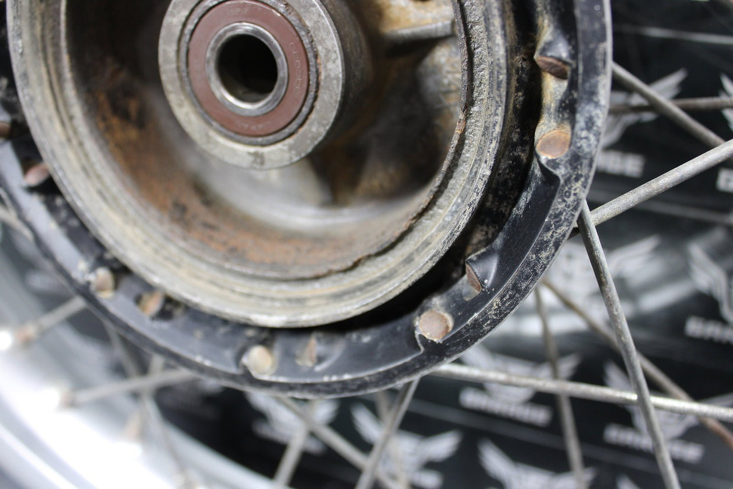 1998 HONDA XR200R OEM REAR BACK WHEEL RIM 42650 - KT0 - 305 - hggarage