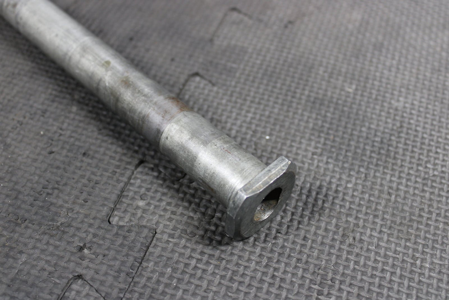 2005 Yamaha YZ250F OEM Rear Axle Back Wheel Rim Pivot Bolt Axel 1C3 - 25381 - 90 - 00 - hggarage