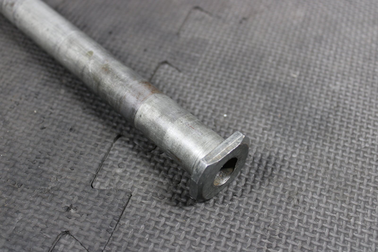 2005 Yamaha YZ250F OEM Rear Axle Back Wheel Rim Pivot Bolt Axel 1C3 - 25381 - 90 - 00 - hggarage